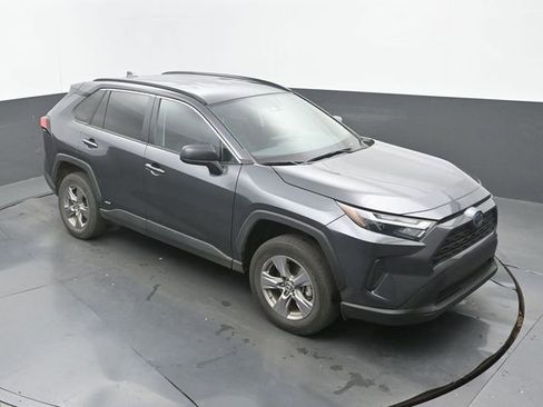 Used 2023 Toyota RAV4 LE AWD/4WD image 13