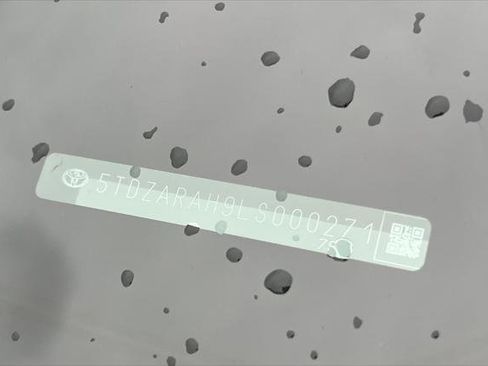 Certified 2020 Toyota Highlander LE image 23