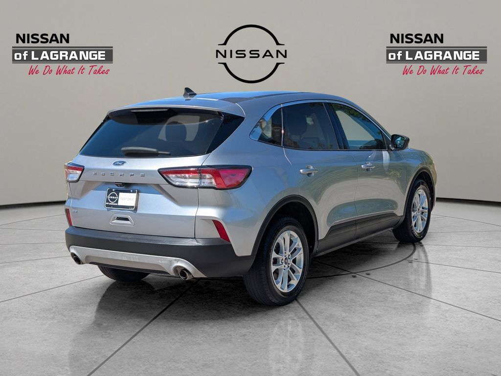 Used 2022 Ford Escape SE FWD image 5