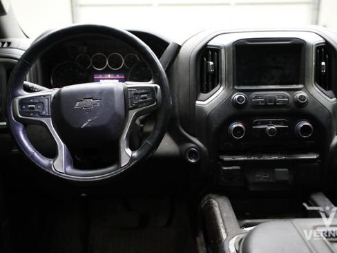 Used 2021 Chevrolet Silverado 1500 LT Trail Boss w/ Bed Protection Package AWD/4WD image 8