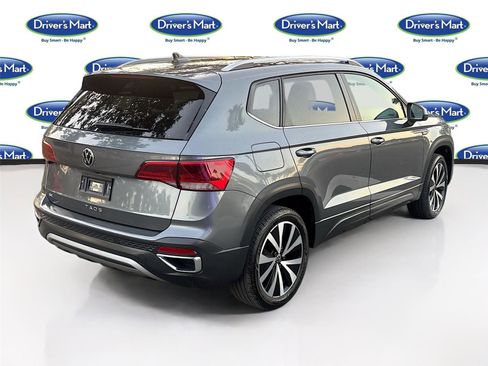 Used 2024 Volkswagen Taos SE image 8