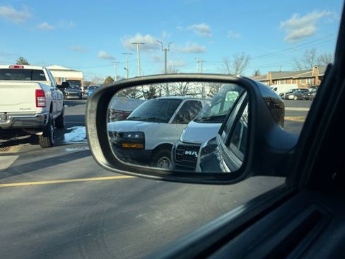 Used 2019 Dodge Charger R/T w/ Blacktop Package image 20