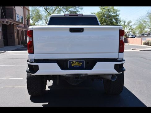Used 2020 Chevrolet Silverado 2500 LT w/ Z71 Off-Road Package AWD/4WD image 9
