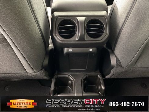 New 2025 Jeep Gladiator Sport image 27