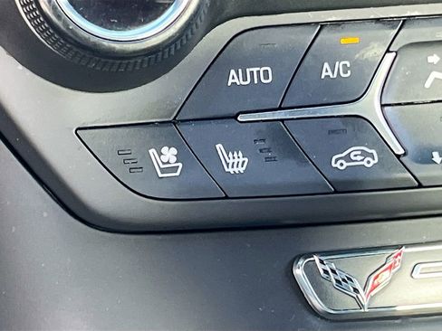 Used 2019 Chevrolet Corvette Stingray w/ 2LT Preferred Equipment Group image 19