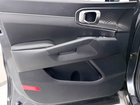 Used 2023 Kia Sorento LX FWD image 27