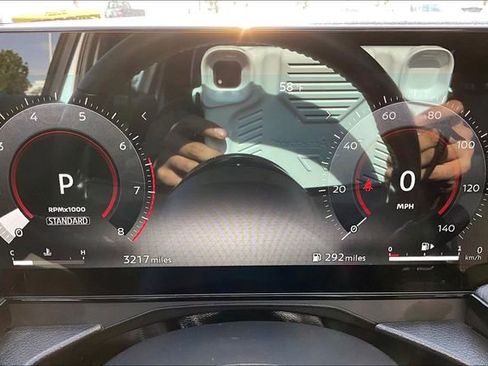 Certified 2025 Nissan Kicks SR image 12