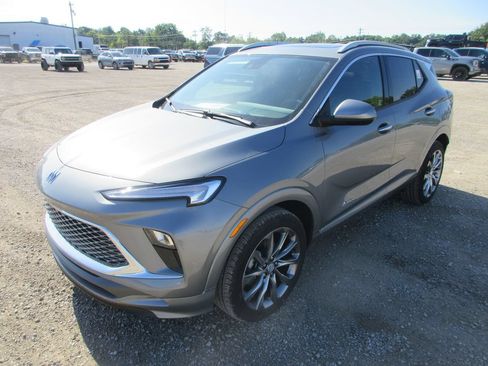 New 2026 Buick Encore GX Avenir AWD/4WD image 10