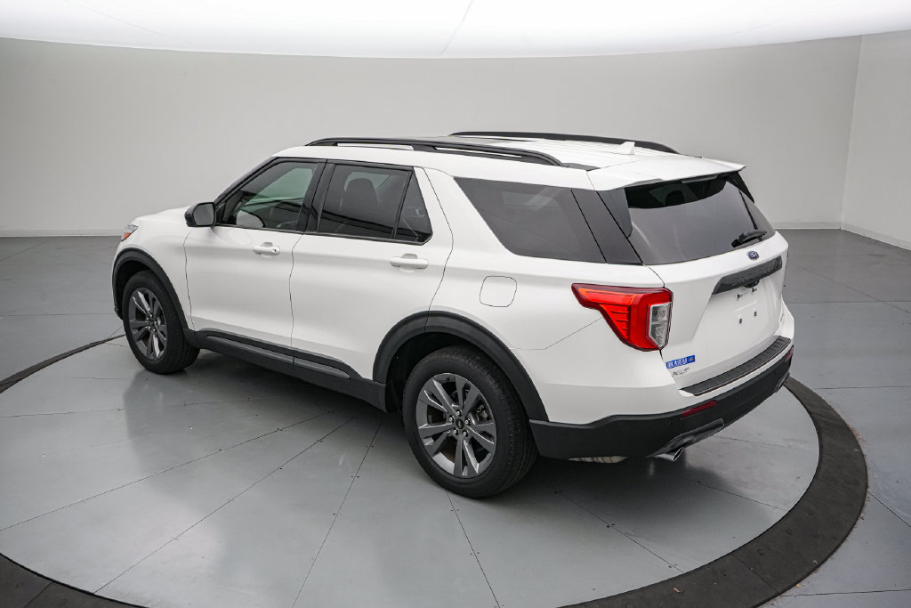 Certified 2023 Ford Explorer XLT w/ Equipment Group 202A AWD/4WD image 6
