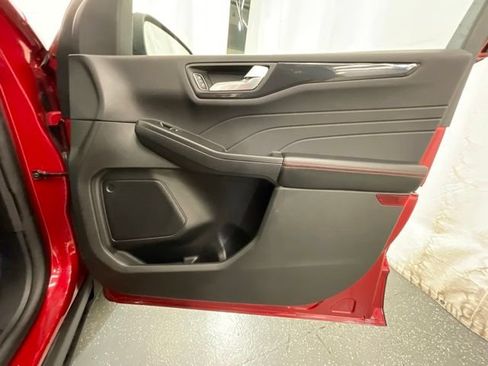 Used 2025 Ford Escape ST-Line AWD/4WD image 21