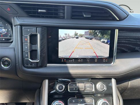 Used 2023 GMC Yukon XL Denali w/ Denali Reserve Package AWD/4WD image 17