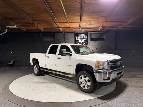 Used 2014 Chevrolet Silverado 2500 LT w/ Interior Plus Package AWD/4WD image 7