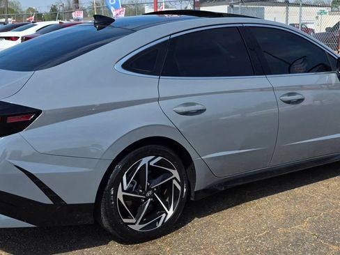 Used 2024 Hyundai Sonata SEL w/ Convenience Package FWD image 3