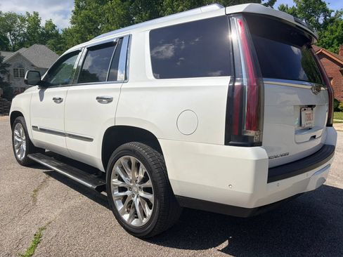 Used 2017 Cadillac Escalade Premium Luxury AWD/4WD image 5