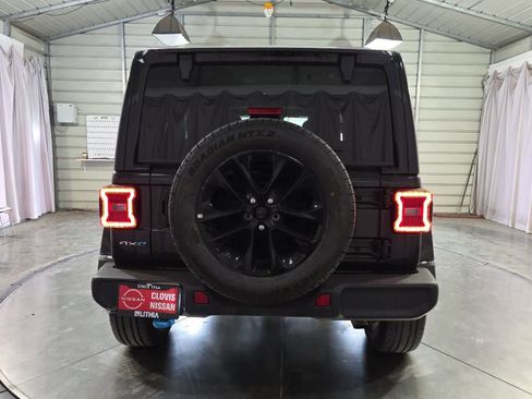 Used 2024 Jeep Wrangler Unlimited Sahara AWD/4WD image 8