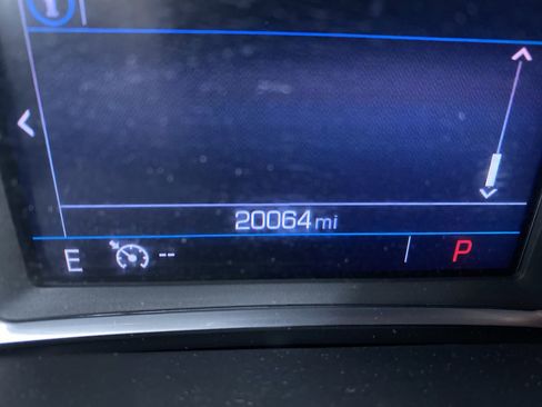 Certified 2023 GMC Acadia SLE w/ Driver Convenience Package FWD image 4