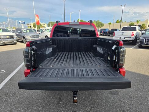 Used 2019 Toyota Tacoma TRD Sport image 18