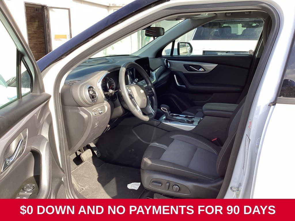 Used 2025 Chevrolet Blazer LT AWD/4WD image 3