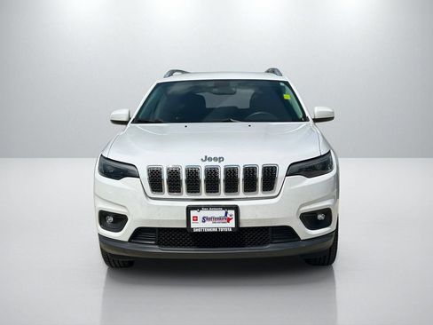 Used 2019 Jeep Cherokee Latitude Plus w/ Cold Weather Group AWD/4WD image 2