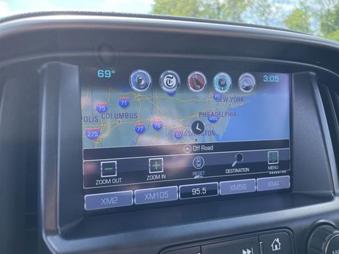 Used 2017 Chevrolet Colorado Z71 AWD/4WD image 16