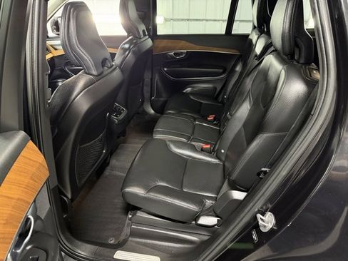 Used 2023 Volvo XC90 B5 Plus image 11