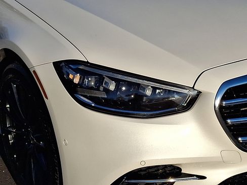 Certified 2022 Mercedes-Benz S 500 4MATIC image 9