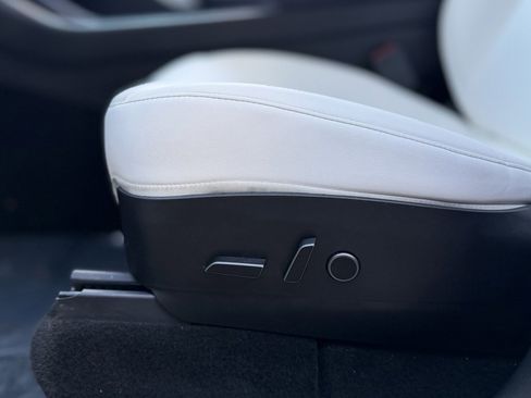 Used 2021 Tesla Model Y Long Range image 26