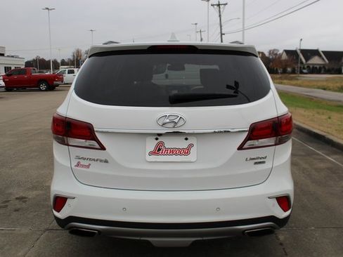 Used 2018 Hyundai Santa Fe Limited w/ Cargo Package image 4
