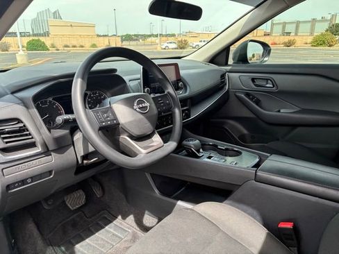 Certified 2025 Nissan Rogue S FWD image 10