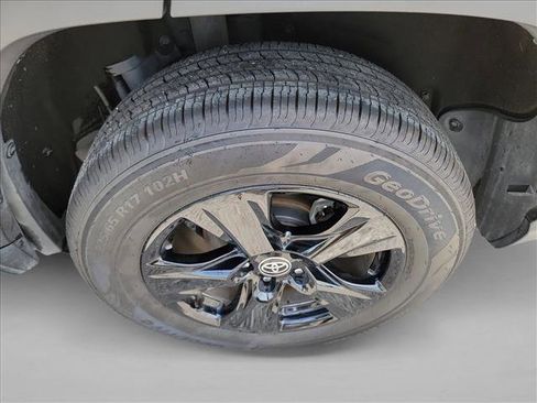 Used 2023 Toyota RAV4 XLE FWD image 12