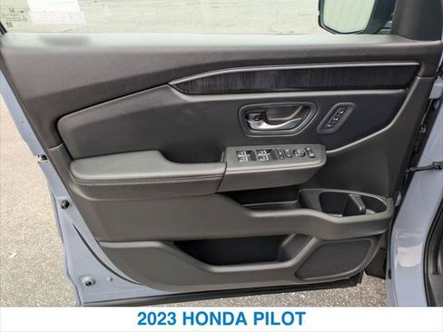 Used 2023 Honda Pilot Elite image 12