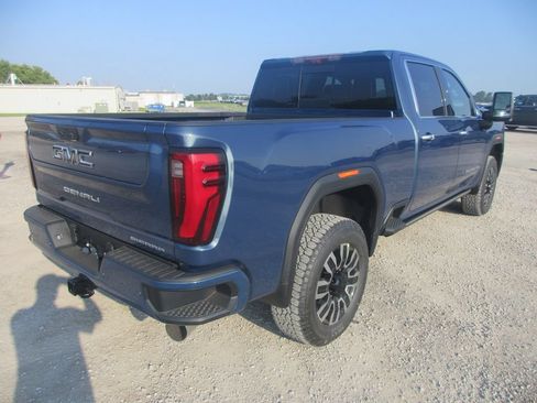 New 2026 GMC Sierra 2500 Denali Ultimate AWD/4WD image 5