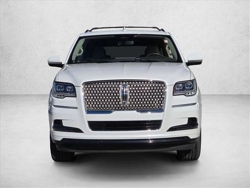 Used 2022 Lincoln Navigator L Reserve image 2