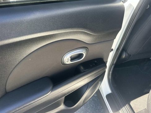 Used 2015 Kia Soul image 11