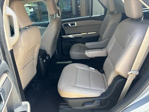 Used 2023 Ford Explorer XLT w/ Equipment Group 202A AWD/4WD image 15