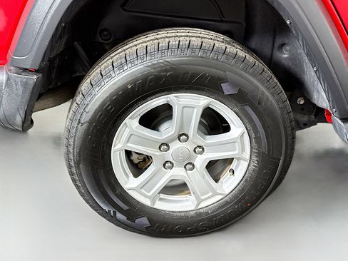 Used 2018 Jeep Wrangler Unlimited Sport S image 32