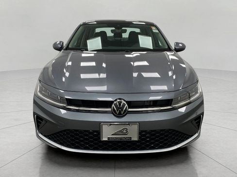 New 2025 Volkswagen Jetta SE image 9