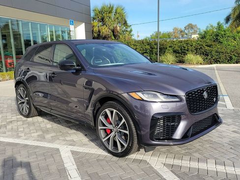 Used 2025 Jaguar F-PACE SVR AWD/4WD image 7