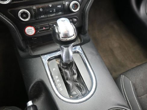 Used 2016 Ford Mustang Coupe image 18