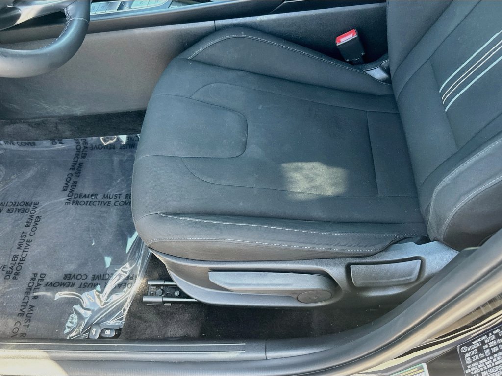 Used 2023 Hyundai Elantra SEL w/ Convenience Package FWD image 19