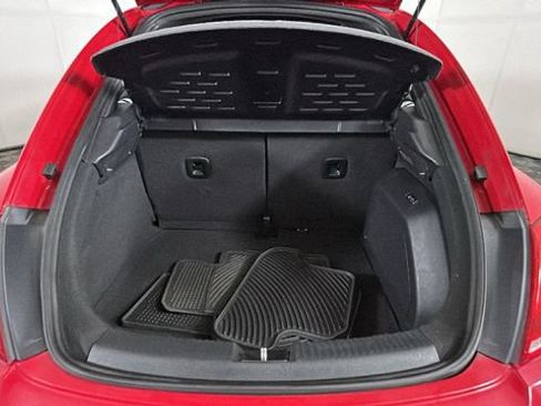 Used 2013 Volkswagen Beetle Turbo FWD image 28
