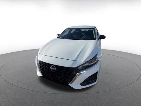 Used 2025 Nissan Altima 2.5 SV image 7