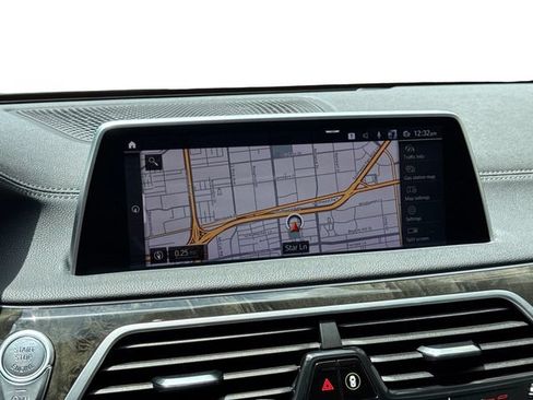 Used 2022 BMW 740i w/ M Sport Package RWD image 12
