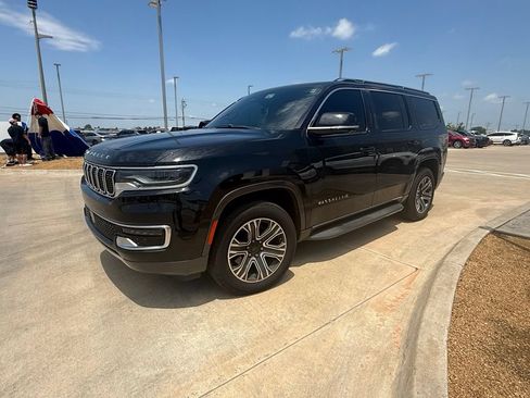 Used 2022 Jeep Wagoneer Series III w/ Convenience Group I AWD/4WD image 1