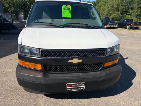 Used 2018 Chevrolet Express 2500 w/ Driver Convenience Package RWD image 11