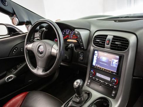 Used 2006 Chevrolet Corvette Z06 w/ Preferred Equipment Group image 4