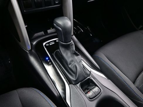 Used 2025 Toyota Corolla Cross AWD Hybrid w/ Moonroof Package image 22