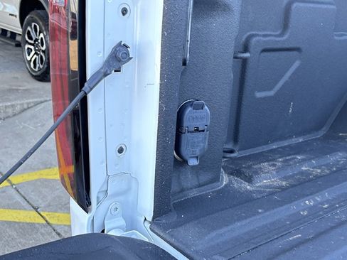 Used 2024 GMC Sierra 3500 SLE w/ SLE Convenience Package image 8