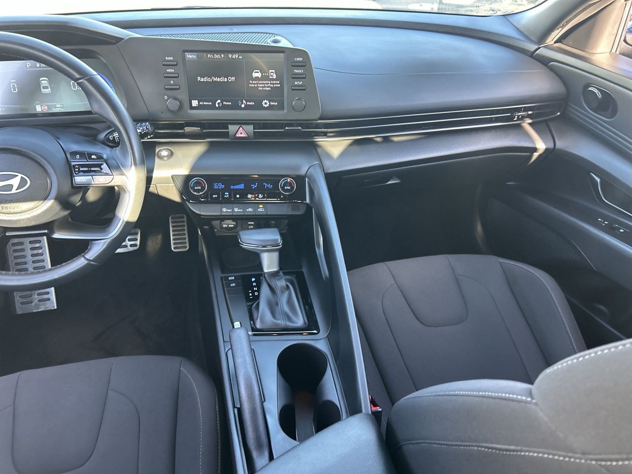 Used 2025 Hyundai Elantra Sport FWD image 13