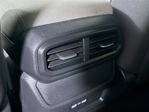 Used 2023 Honda Pilot LX image 19